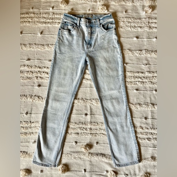 Abercrombie & Fitch 90’s Slim Straight Ultra High Rise Denim Jeans Size 26/2 XS - Picture 4 of 6